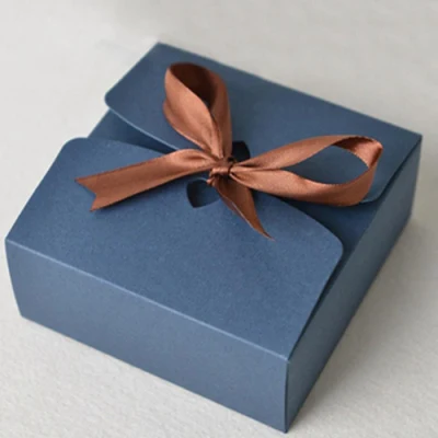 Boîte-cadeau en papier kraft personnalisé avec carton de boîte-cadeau d'anniversaire de fête de mariage de ruban