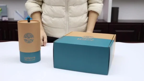 Fabricant papier personnalisé carton ondulé boîte Kraft cadeau pliable emballage pour t-shirt papier cosmétique expédition serviette bougie sac produit de soin de la peau
